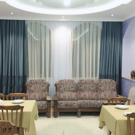 Sunny Hotel Batumi มาคินจอรี ภายนอก รูปภาพ