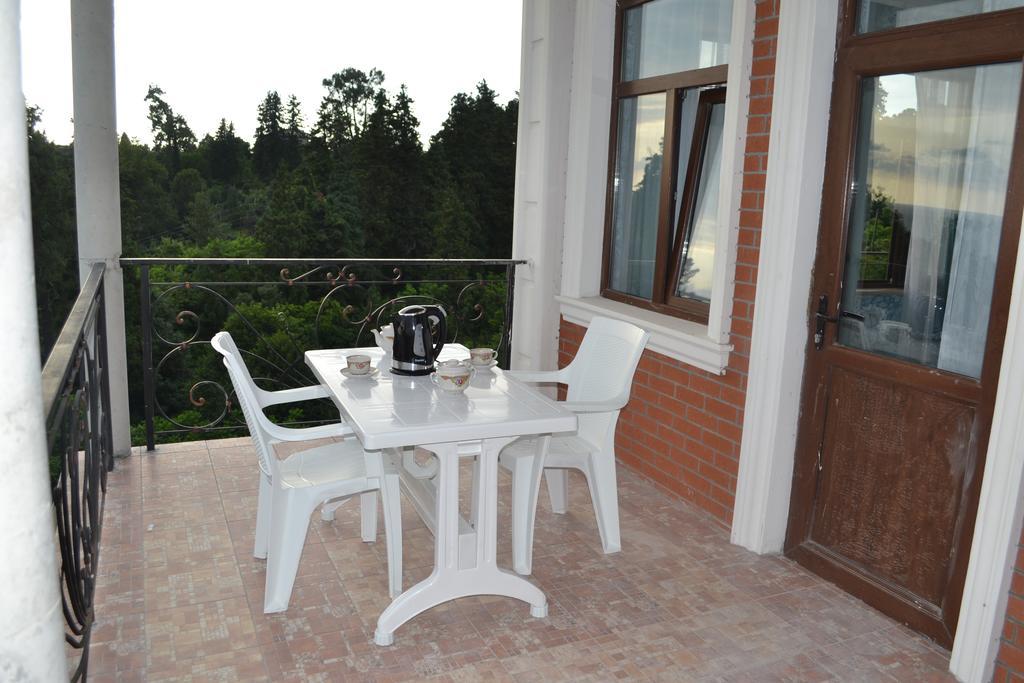 Sunny Hotel Batumi มาคินจอรี ภายนอก รูปภาพ
