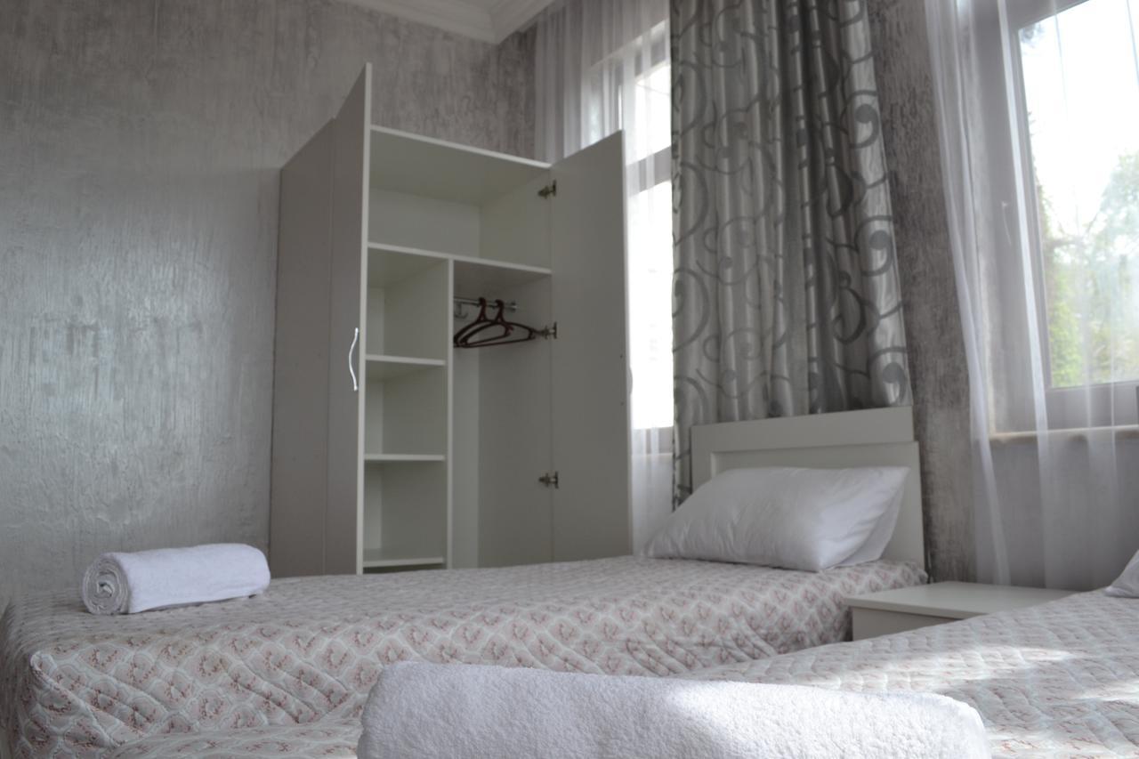 Sunny Hotel Batumi มาคินจอรี ภายนอก รูปภาพ