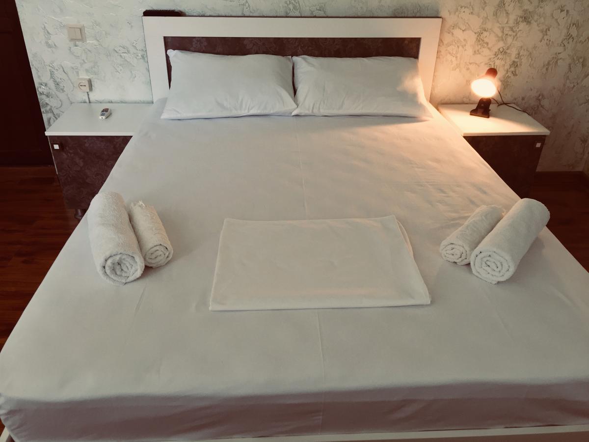 Sunny Hotel Batumi มาคินจอรี ภายนอก รูปภาพ