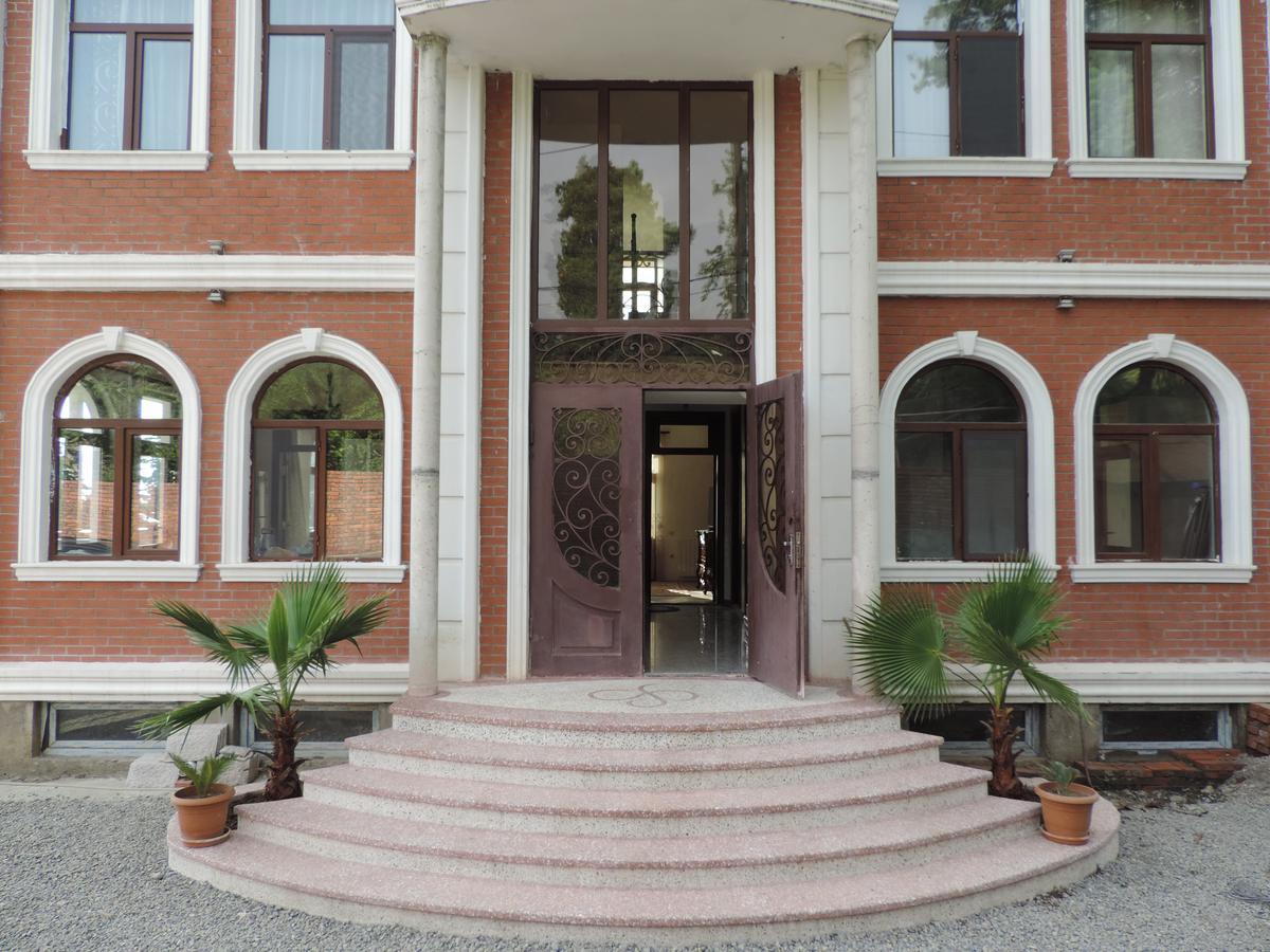 Sunny Hotel Batumi มาคินจอรี ภายนอก รูปภาพ