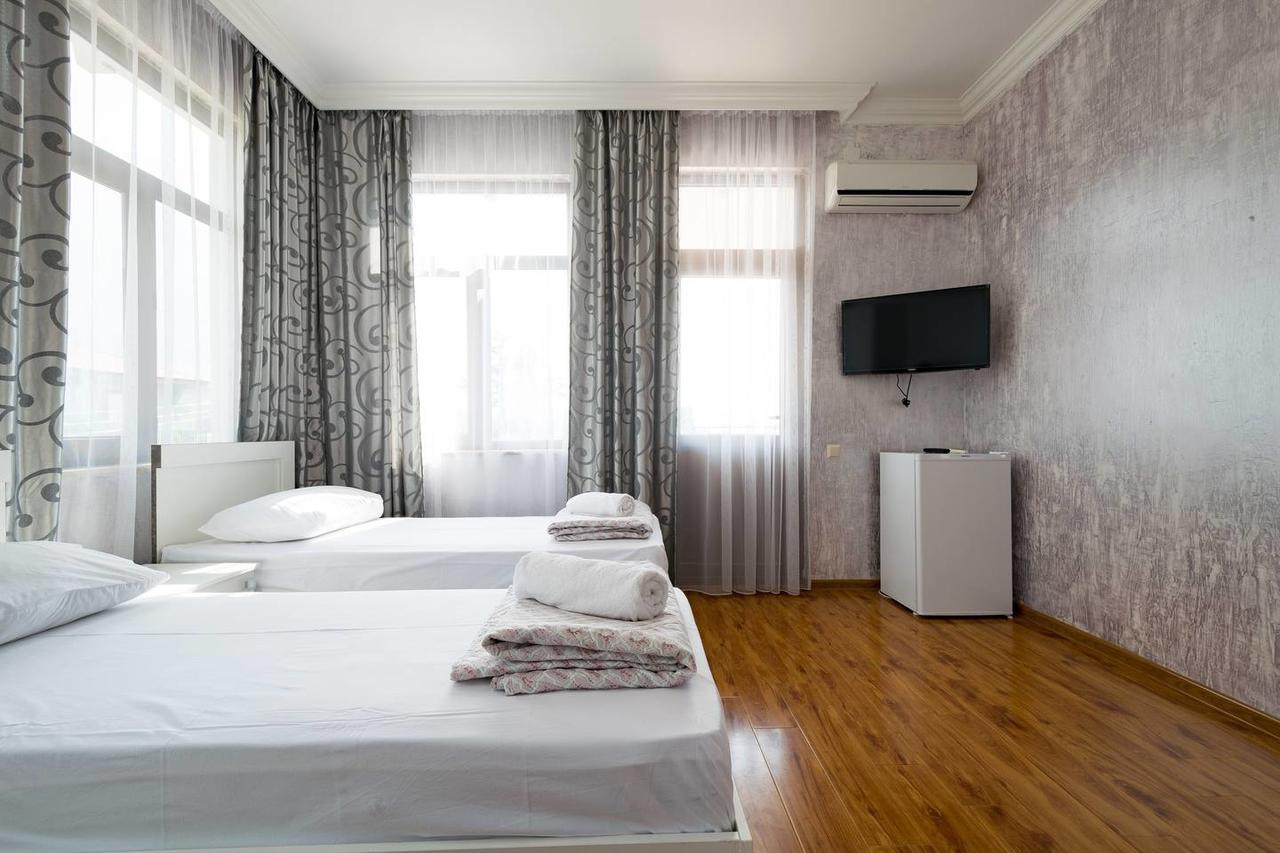 Sunny Hotel Batumi มาคินจอรี ภายนอก รูปภาพ