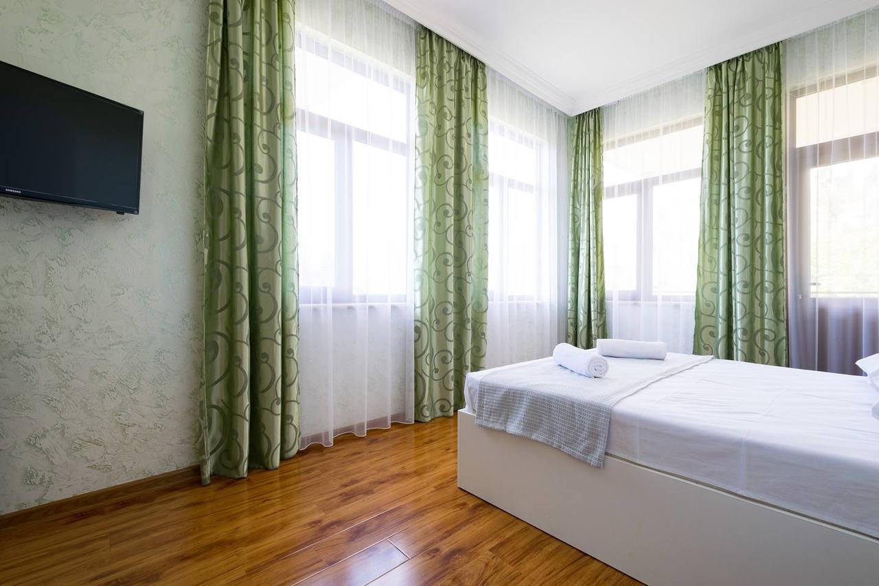 Sunny Hotel Batumi มาคินจอรี ห้อง รูปภาพ