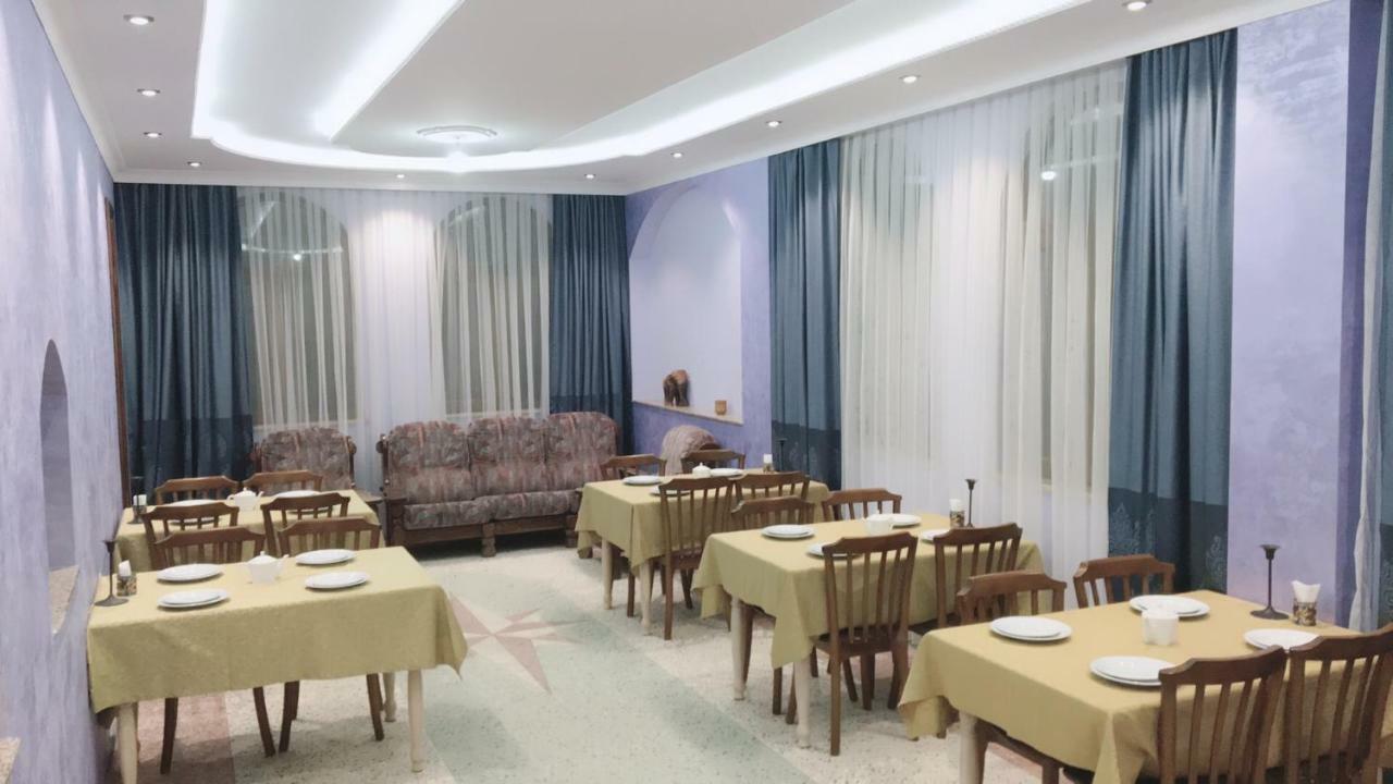 Sunny Hotel Batumi มาคินจอรี ภายนอก รูปภาพ